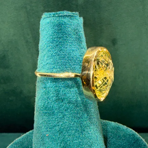 Golden Oval Bezel Ring — Silver 92.5